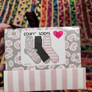 BETSEY JOHNSON cozy socks